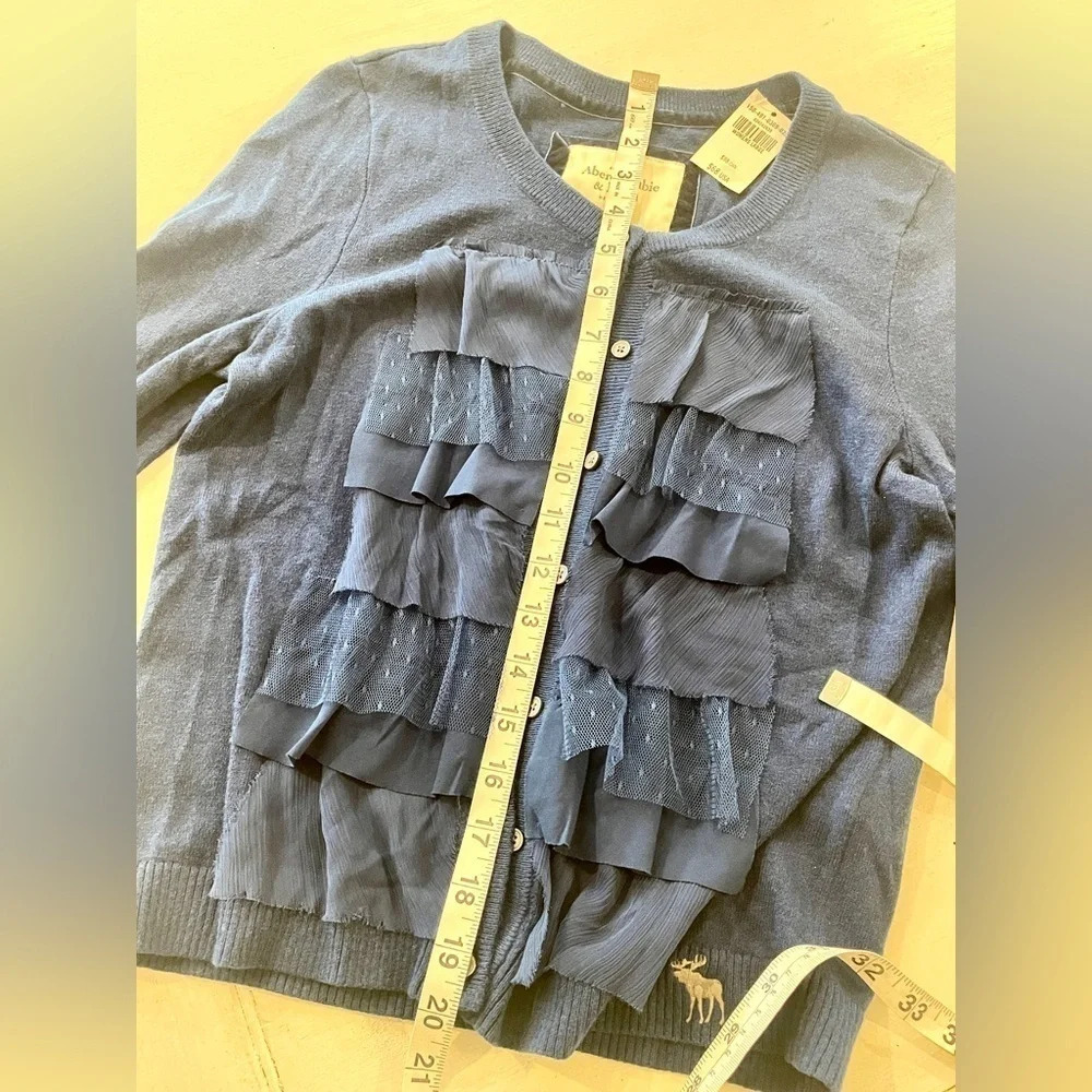 Abercrombie & Fitch Women’s Blue Ruffled Detailed Long Sleeve Cardigan SZ L - Picture 10 of 11
